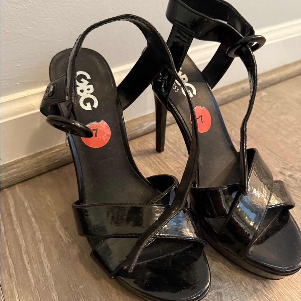 GBG GUESS Glossy Black Heels